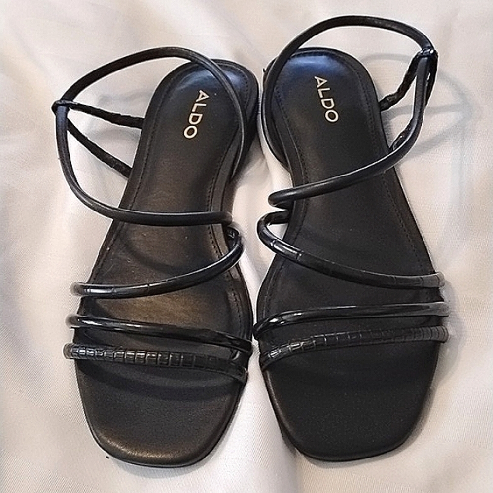 Aldo Black Strappy Flat Board Sandals Sleek Design, Size: 7, NWT - Picture 7 of 7